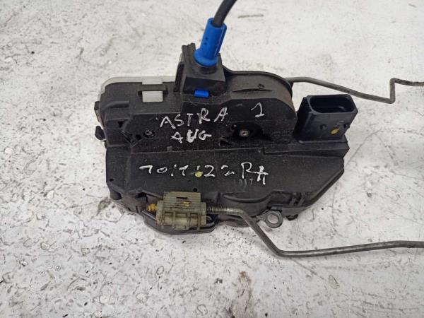 SERRURE DE PORTE AVANT GAUCHE OPEL ASTRA J 2009-2015 - Vue 2